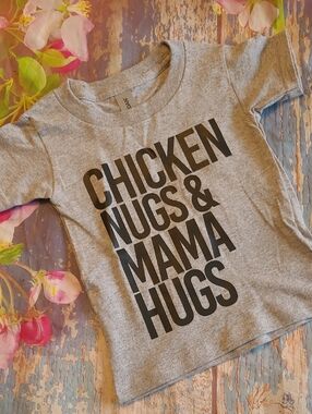 Toddler .. T-Shirt Short Sleeve .. 2T  Chicken Nugs